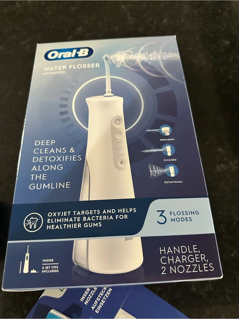 Oral-B Water Flosser in White - Rechargeable Oral Hygiene Device